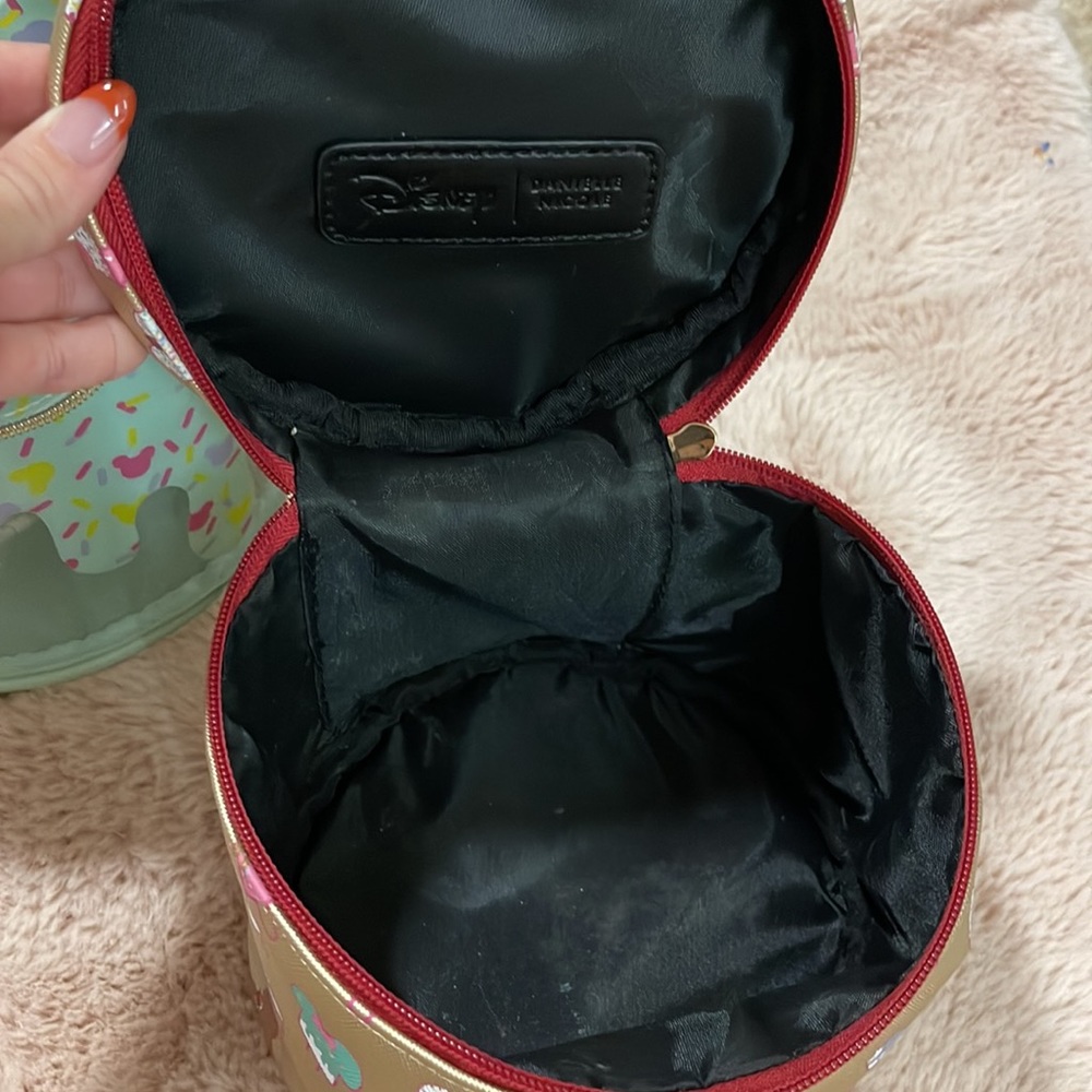 Danielle Nicole Disney Bag - image 6